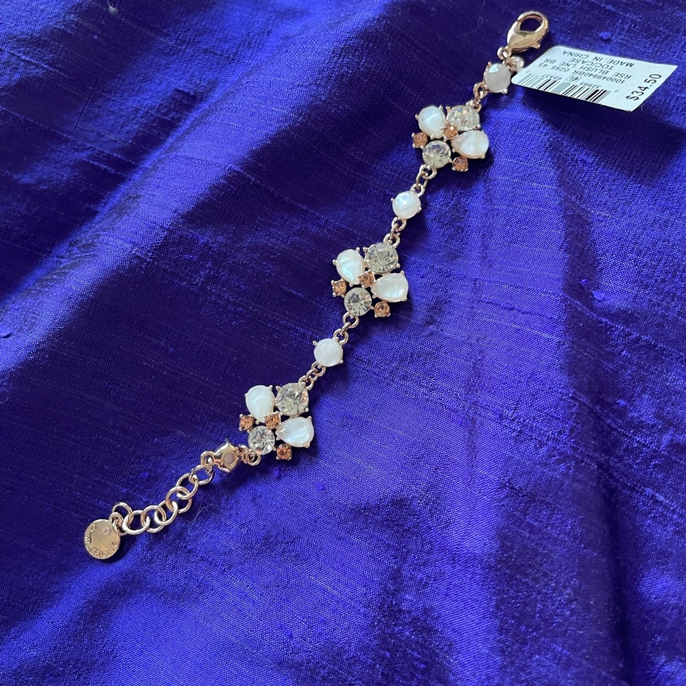 Beautiful bracelet with crystals and faux opals